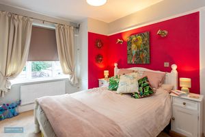 Bedroom- click for photo gallery